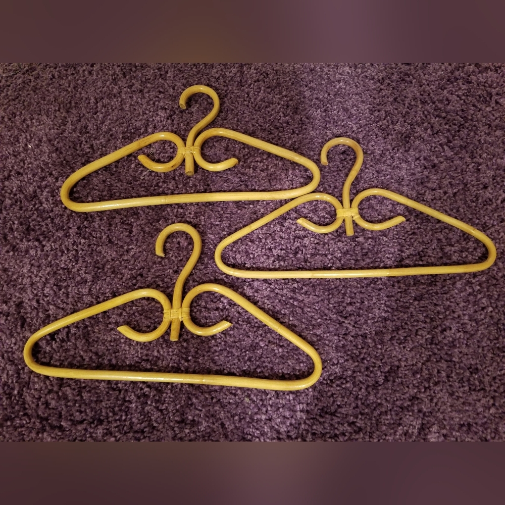 Vintage from the 80's)...Wooden Hangers - Picture 4 of 6